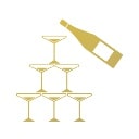 シャンパンタワーにお酒を注いでいる画像